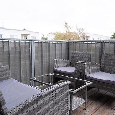 Modern Apartment W/ Cozy Balcony Near City Center เวียนนา ภายนอก รูปภาพ