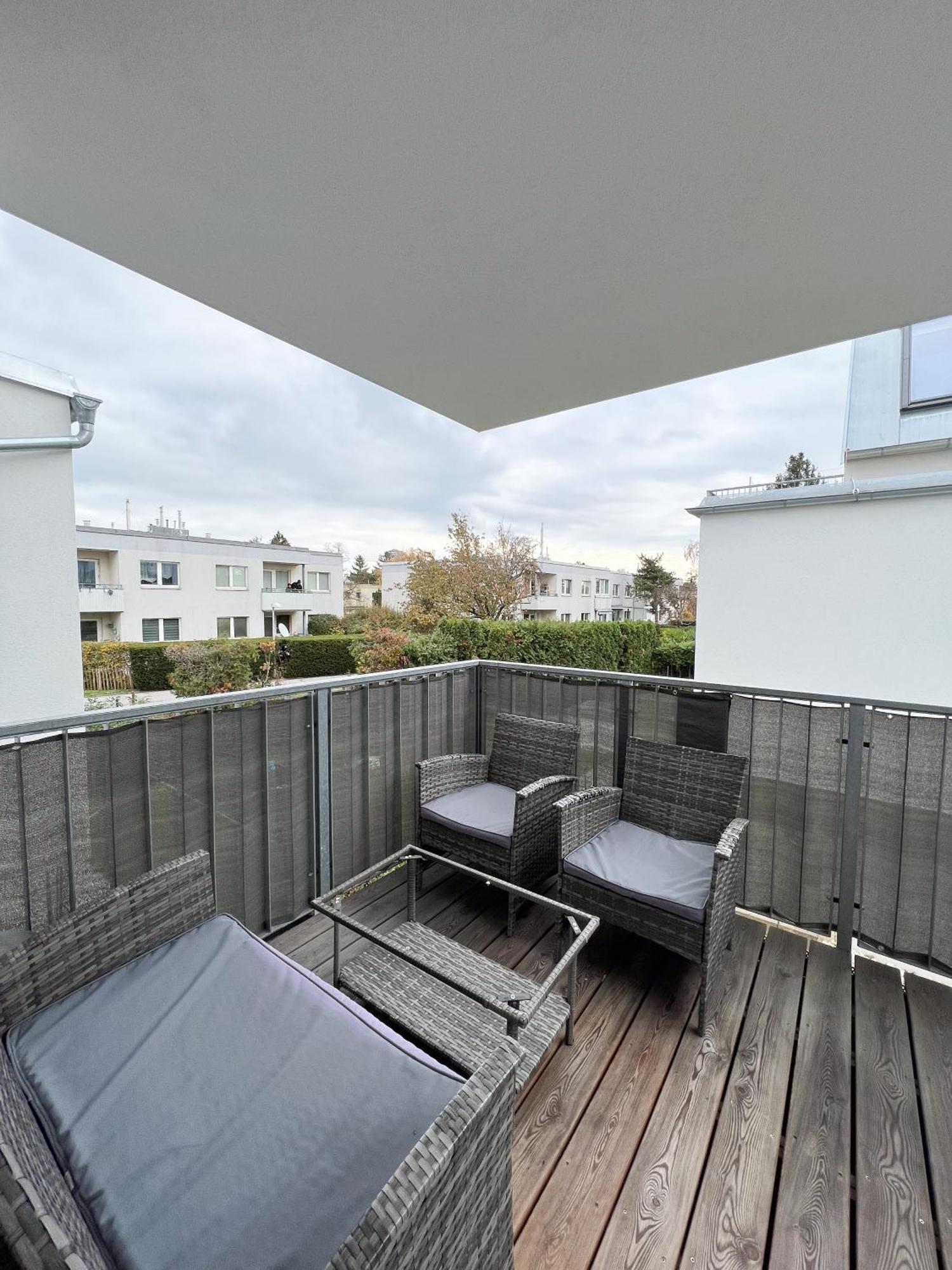 Modern Apartment W/ Cozy Balcony Near City Center เวียนนา ภายนอก รูปภาพ