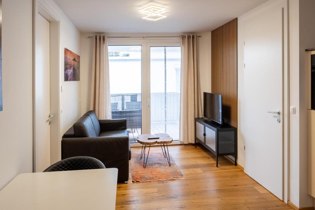 Modern Apartment W/ Cozy Balcony Near City Center เวียนนา ภายนอก รูปภาพ