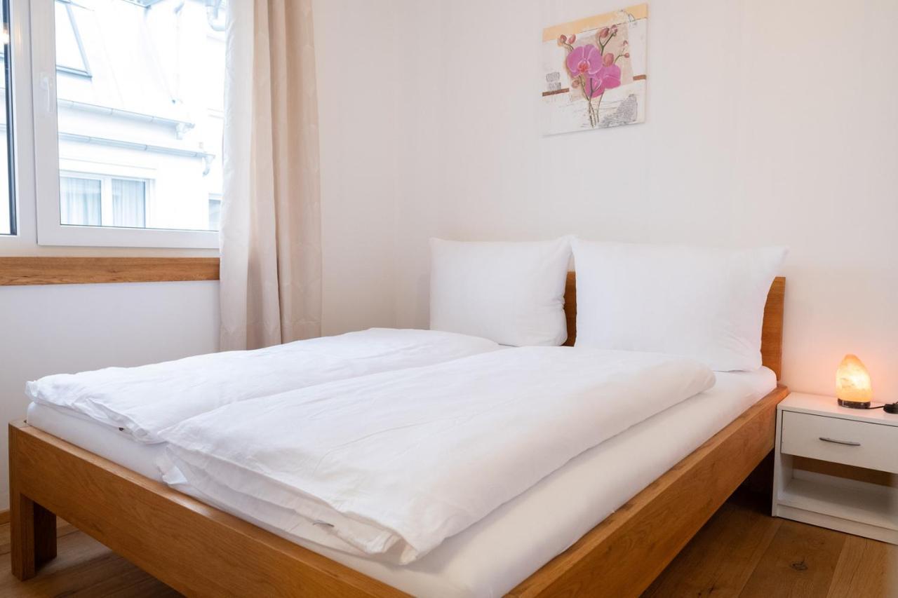Modern Apartment W/ Cozy Balcony Near City Center เวียนนา ภายนอก รูปภาพ