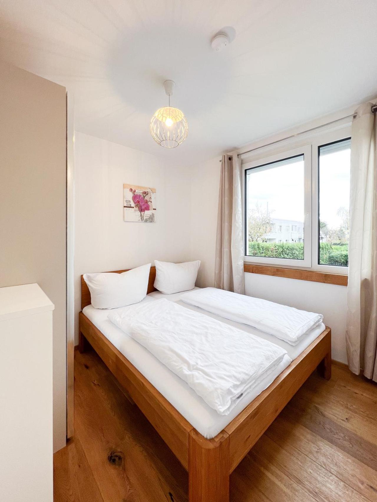 Modern Apartment W/ Cozy Balcony Near City Center เวียนนา ภายนอก รูปภาพ